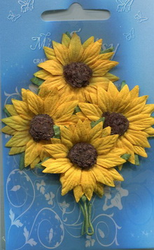 4 stemmed double petaled daisies 40mm