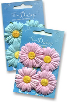 4 double petaled daisies w leaf 45mm