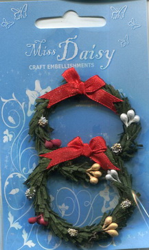 2 Xmas wreaths green & red bow