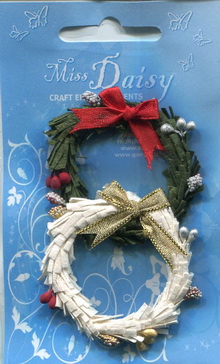 2 Xmas wreaths white & green