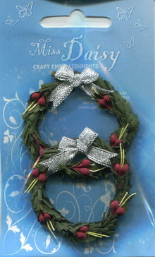 2 Xmas wreaths green & silver bow