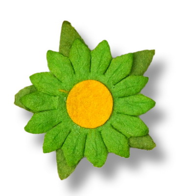 Small Daisy Petal  13mm with leaves