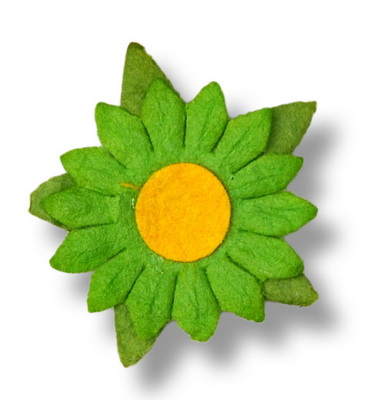 Small Daisy Petal  13mm with leaves