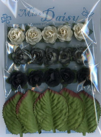 Set of 15 roses and 5 rose leaves black white