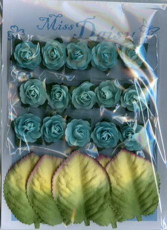 Set of 15 roses and 5 rose leaves blues